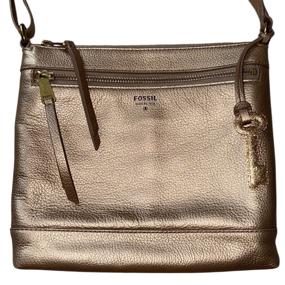 Fossil Gifting Leather Crossbody in Pale Rose Metallic - Picture 4 of 9